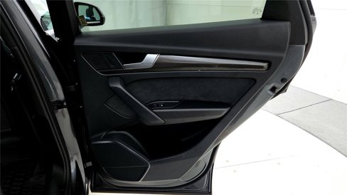 Used 2022 Audi SQ5 Premium image 18