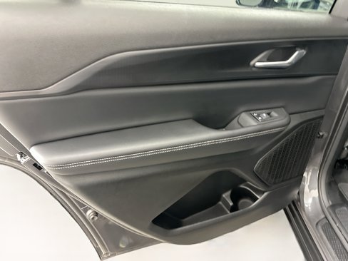Used 2024 Jeep Grand Cherokee L Laredo image 26