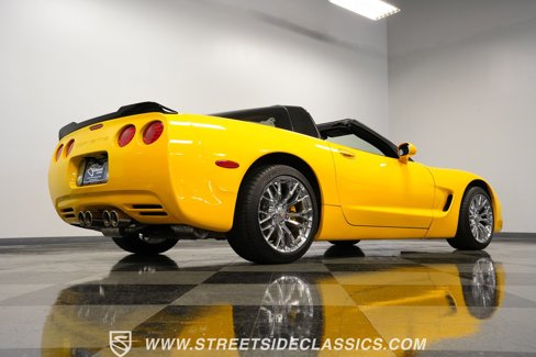 Used 2003 Chevrolet Corvette Coupe w/ Preferred Equipment Group image 27