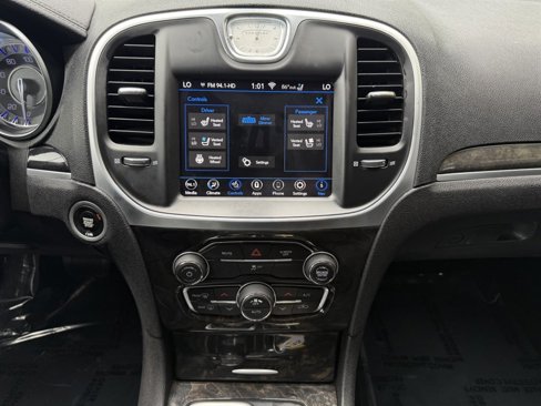 Used 2020 Chrysler 300 Limited image 27