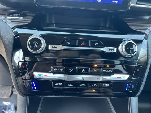 Certified 2023 Ford Explorer Limited w/ Equipment Group 301A image 33