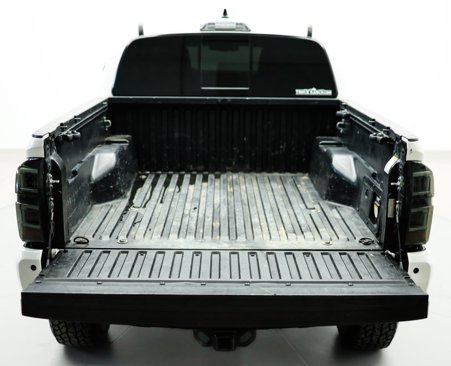 Used 2022 Toyota Tacoma TRD Off-Road image 8