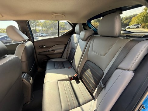 Used 2023 Nissan Kicks SR w/ SR Premium Package image 18