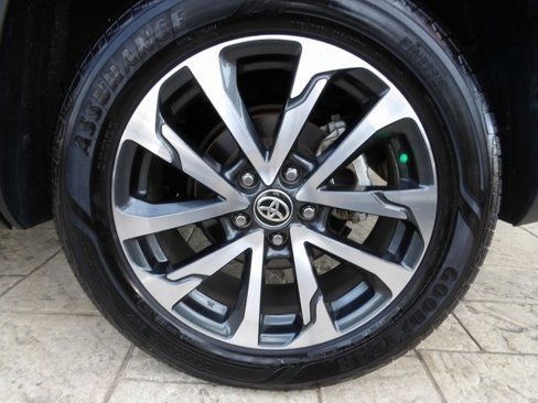 Used 2024 Toyota Corolla Cross XLE image 15