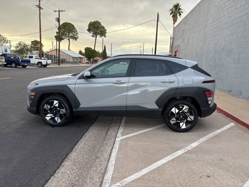 Used 2025 Hyundai Kona SEL image 3