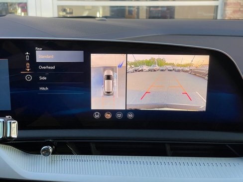 Used 2025 Cadillac Optiq Sport 2 image 38