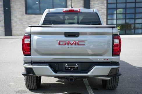 Used 2025 GMC Canyon AT4 image 6