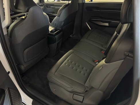 Used 2025 Kia EV9 Wind image 51