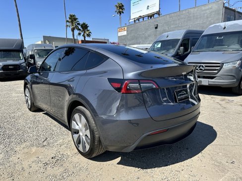 Used 2023 Tesla Model Y Long Range image 9