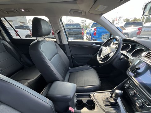 Used 2019 Volkswagen Tiguan SE image 16