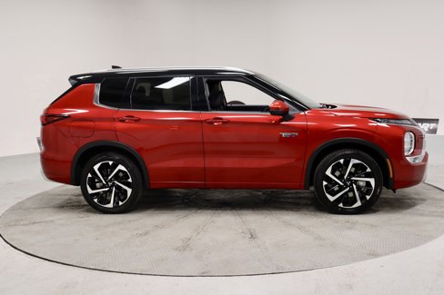 New 2025 Mitsubishi Outlander SEL image 3