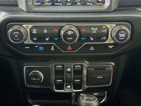 Used 2021 Jeep Wrangler Unlimited Sahara w/ Cold Weather Group image 15