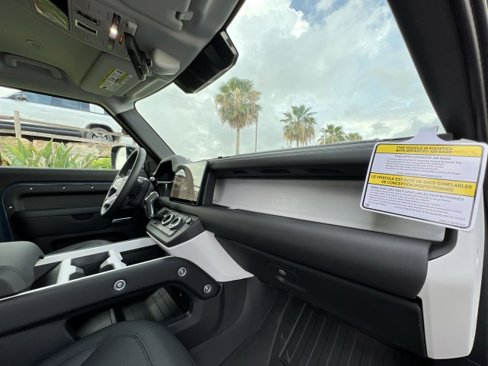 New 2025 Land Rover Defender 90 S image 21