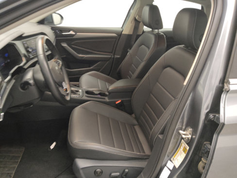 Used 2024 Volkswagen Jetta SE image 17