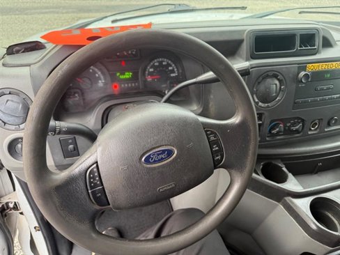 Used 2014 Ford E-350 and Econoline 350 Super Duty image 23