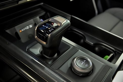 New 2025 GMC Hummer EV 2X w/ LPO, Sport Package image 21