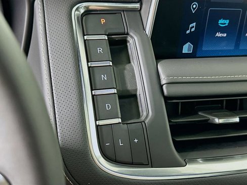Certified 2024 Chevrolet Suburban Premier w/ Premium Package 2 image 17