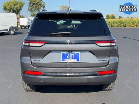 Used 2024 Jeep Grand Cherokee Limited w/ Black Appearance Package image 4