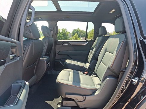 New 2026 GMC Acadia AT4 w/ Luxury Package image 6