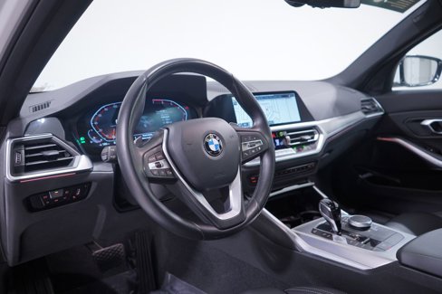 Used 2022 BMW 330i Sedan w/ Convenience Package image 6