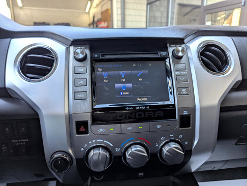 Used 2019 Toyota Tundra SR5 w/ SR5 Upgrade Package image 18