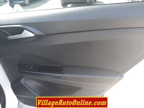 Used 2022 Volkswagen Taos SEL image 38