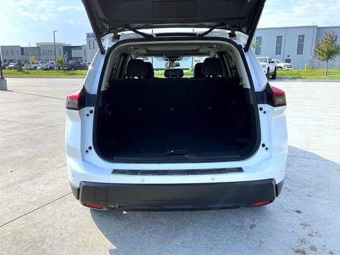 New 2026 Nissan Rogue SV image 10