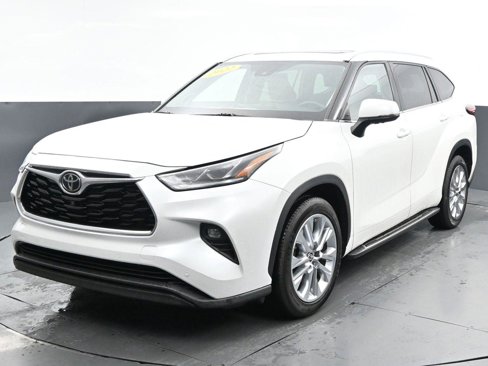 Used 2022 Toyota Highlander Limited image 3
