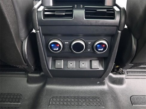 Used 2021 Land Rover Defender 110 X-Dynamic HSE image 39