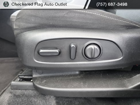 Used 2020 Chevrolet Traverse LT image 20