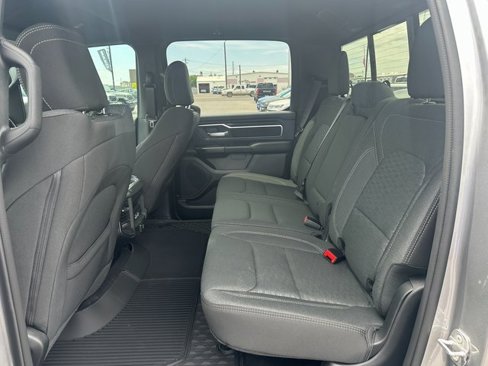 New 2025 RAM 1500 4x4 Crew Cab image 18