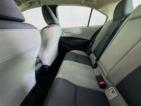 Used 2025 Toyota Corolla LE image 23