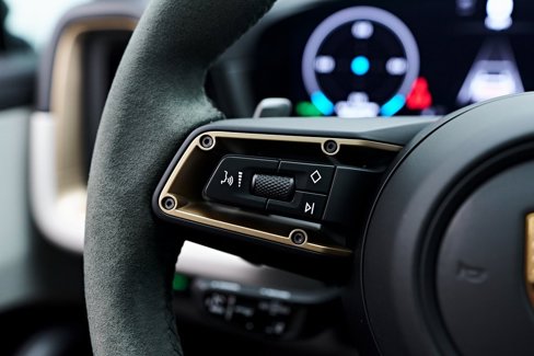 Used 2025 Porsche Cayenne GTS image 64