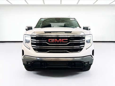 Used 2024 GMC Sierra 1500 SLT image 2