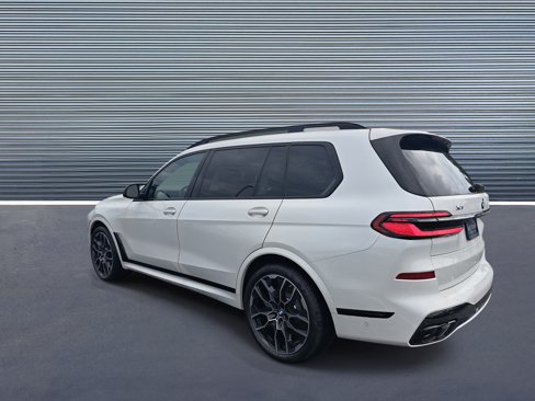 New 2026 BMW X7 M60i image 4