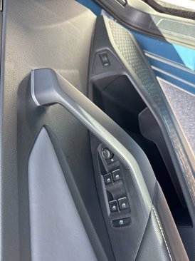 Certified 2025 Volkswagen Jetta SE image 10