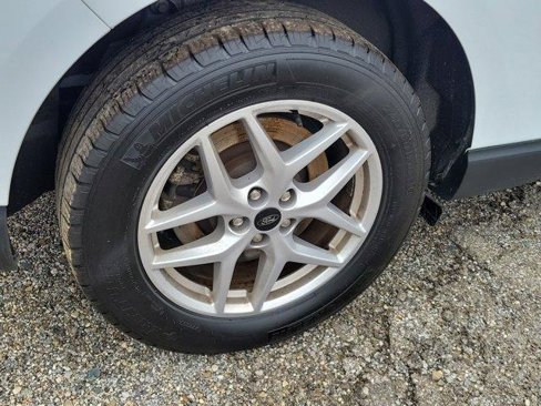 Used 2024 Ford Edge SEL image 5