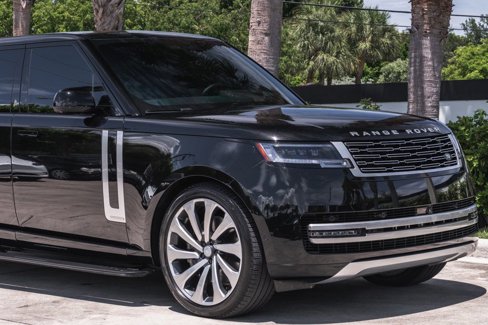 Used 2025 Land Rover Range Rover Long Wheelbase Autobiography image 9