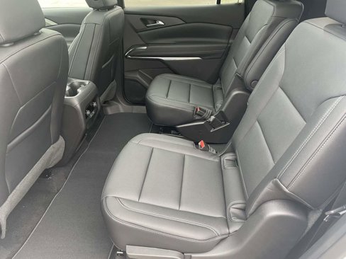 New 2026 Chevrolet Traverse LT w/ Sun and Wheel Package image 5