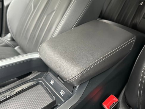 Used 2024 Audi Q8 e-tron Premium Plus w/ Premium Plus Package image 62