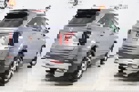 Used 2025 Kia Sorento LX image 3