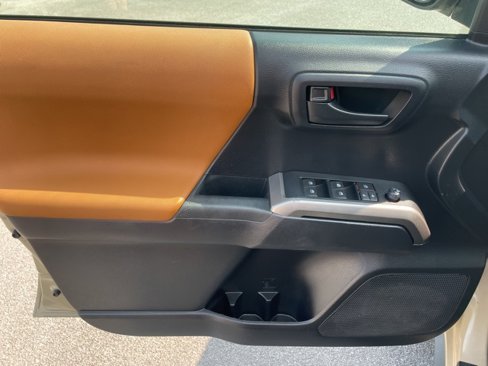 Used 2019 Toyota Tacoma SR5 image 14