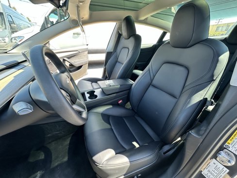 Used 2023 Tesla Model 3 Standard Range image 10