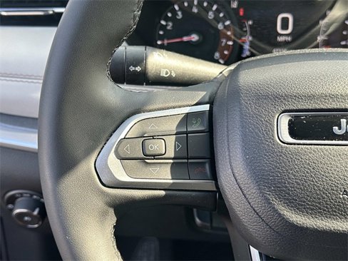 Certified 2025 Jeep Compass Limited image 23