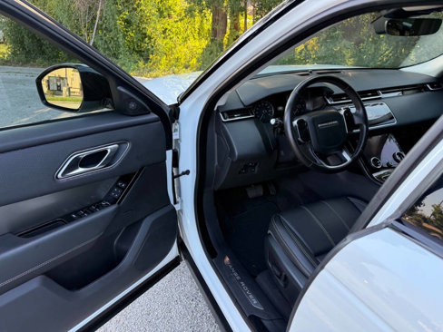 Used 2019 Land Rover Range Rover Velar S image 12
