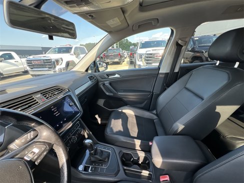 Used 2019 Volkswagen Tiguan SE image 12
