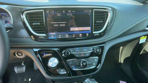 New 2026 Chrysler Pacifica Select image 30