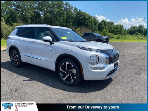 New 2025 Mitsubishi Outlander 4WD Plug-In Hybrid image 1