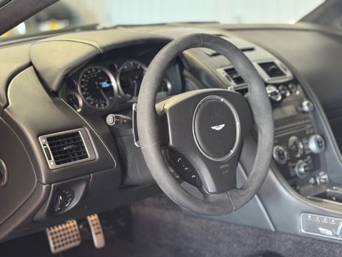 Used 2015 Aston Martin DB9 Coupe image 23
