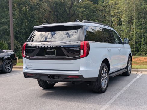 New 2025 Ford Expedition Active image 3